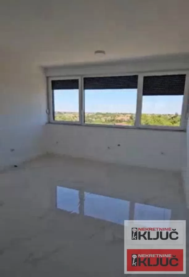 ALIBEGOVAC, 200m2, Četvorosoban-Penthouse sa Bazenom i Terasom, LUX i 2 parking mesta 3