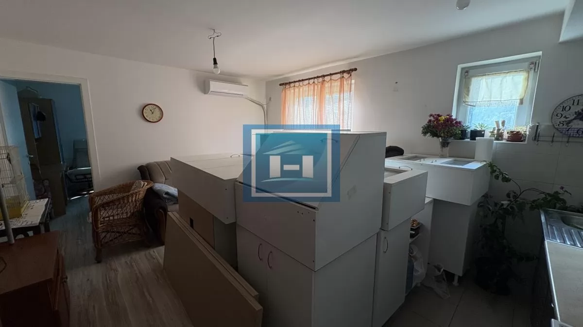 Stan na 1,5 km od centra – mir, komfor i savršena pozicija! 2