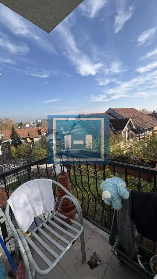 Stan na 1,5 km od centra – mir, komfor i savršena pozicija! 7