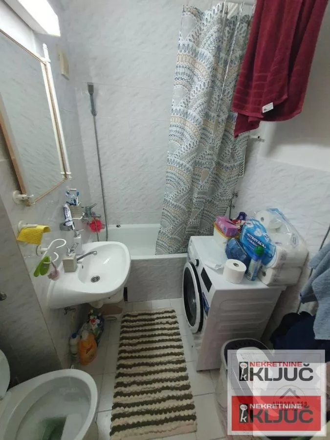 NOVO NASELJE, 33 m2, Jednosoban, Namešten 10