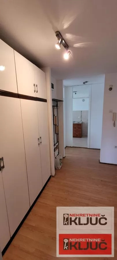 LIMAN III-PRAZAN DVOSOBAN STAN 3