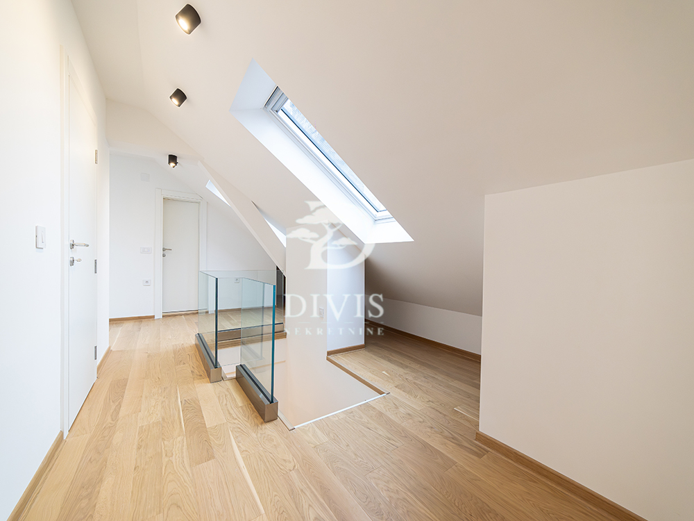 Renoviran 4 5 stan u ulici Kraljice Natalije 131m2 3