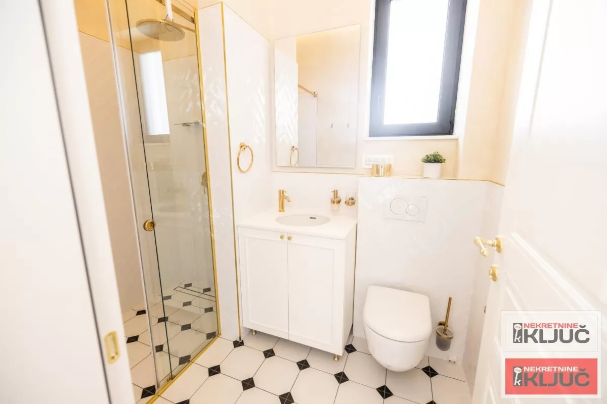 SREMSKA KAMENICA-TATARSKO BRDO IZDAJE SE LUX STAN SA GARAŽOM 11