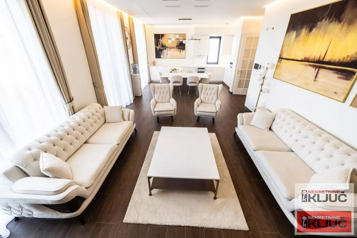 SREMSKA KAMENICA-TATARSKO BRDO IZDAJE SE LUX STAN SA GARAŽOM 3