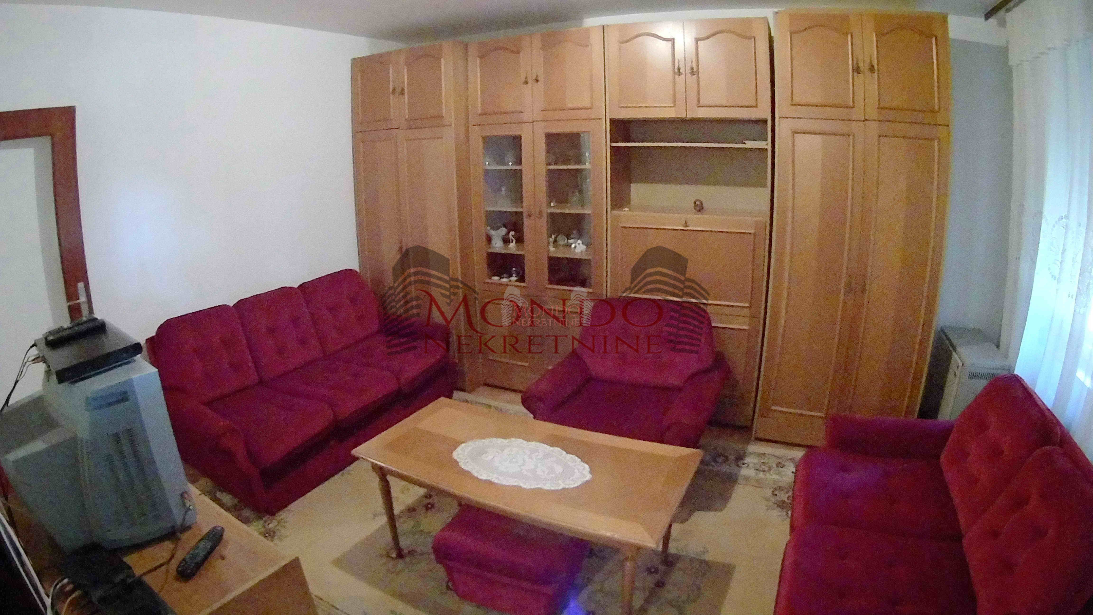 Jednoiposoban stan preko puta parka Sv. Save, ul Romanijska 1