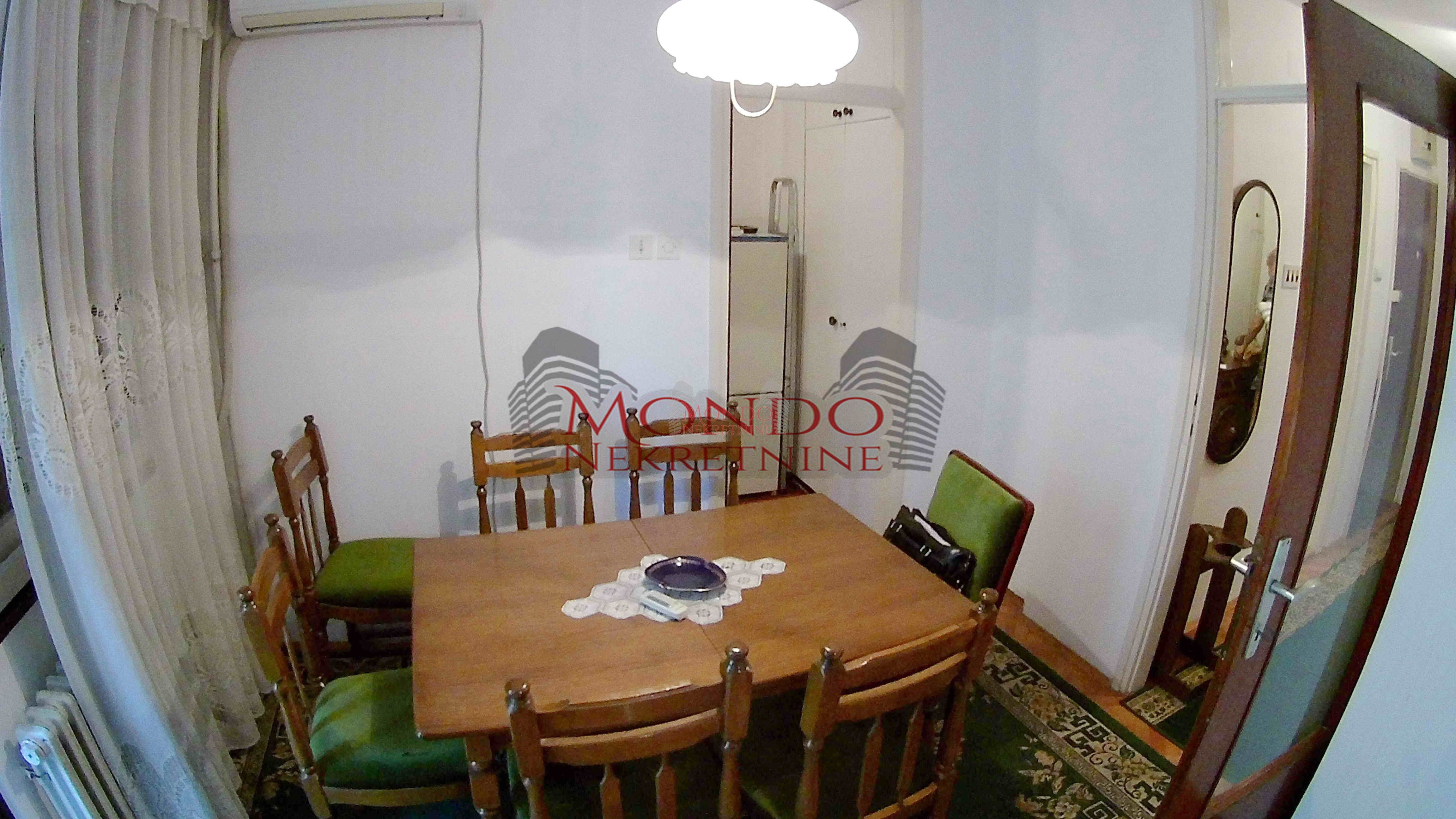 Jednoiposoban stan preko puta parka Sv. Save, ul Romanijska 4