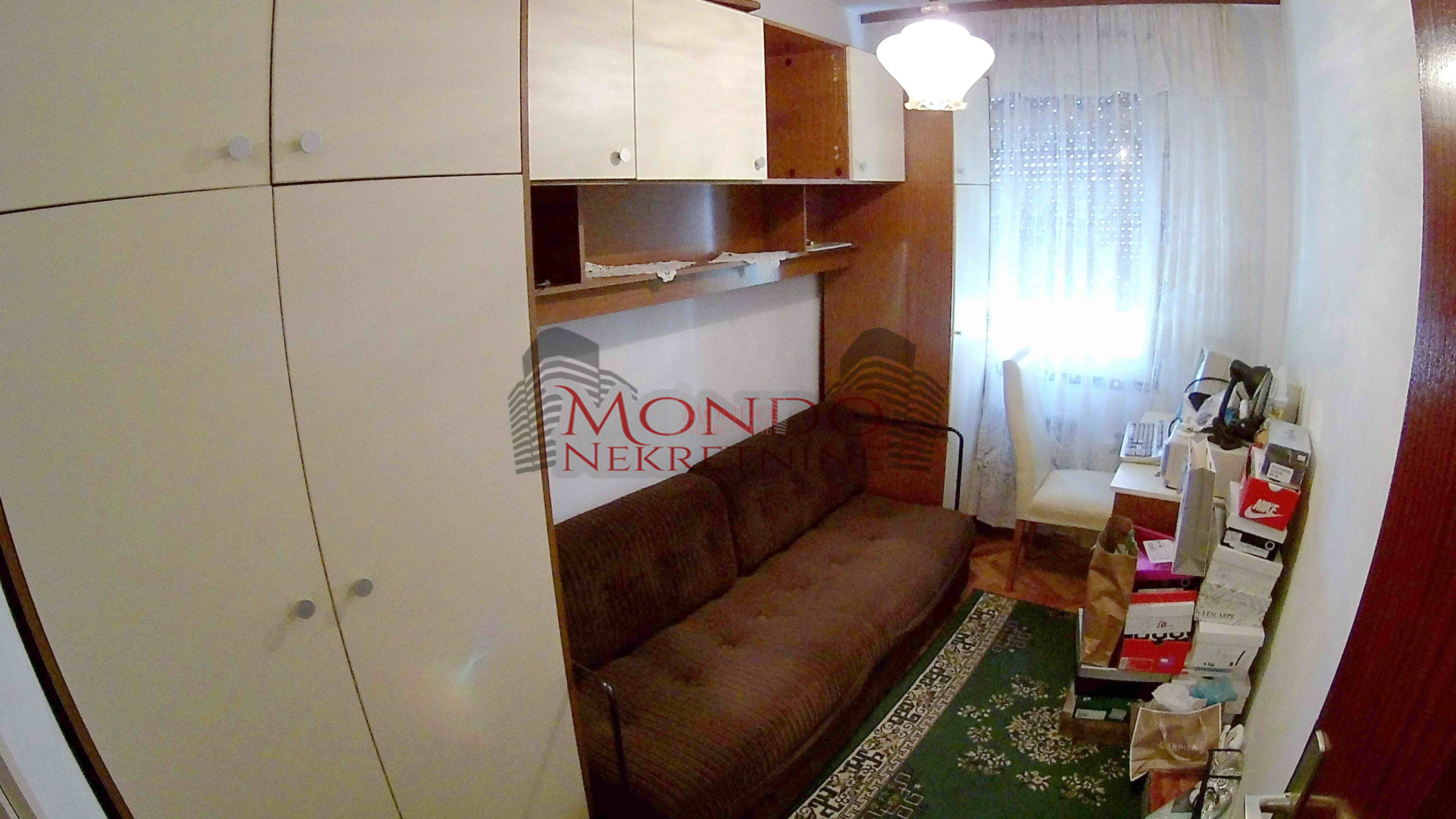 Jednoiposoban stan preko puta parka Sv. Save, ul Romanijska 7