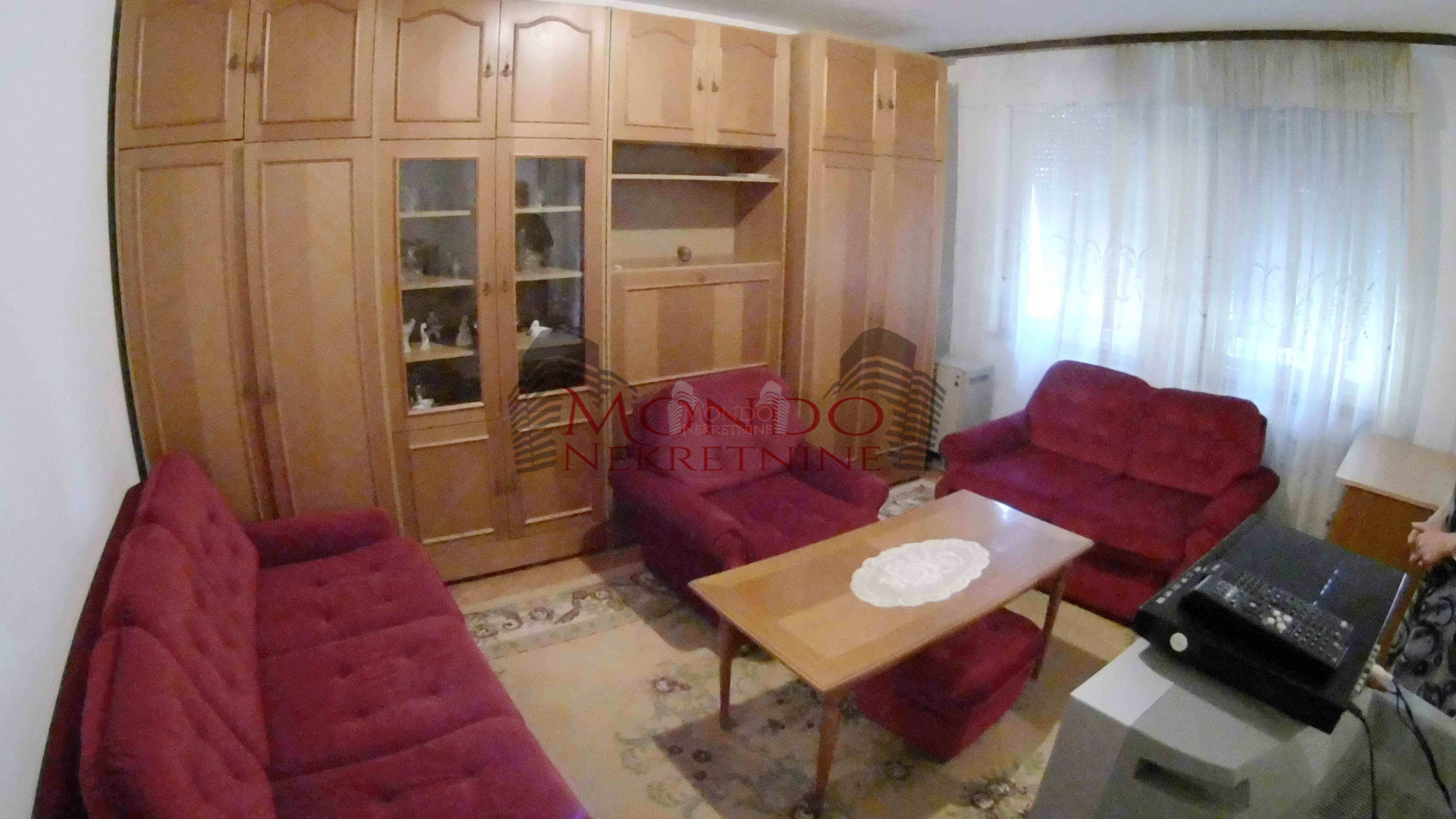 Jednoiposoban stan preko puta parka Sv. Save, ul Romanijska 2