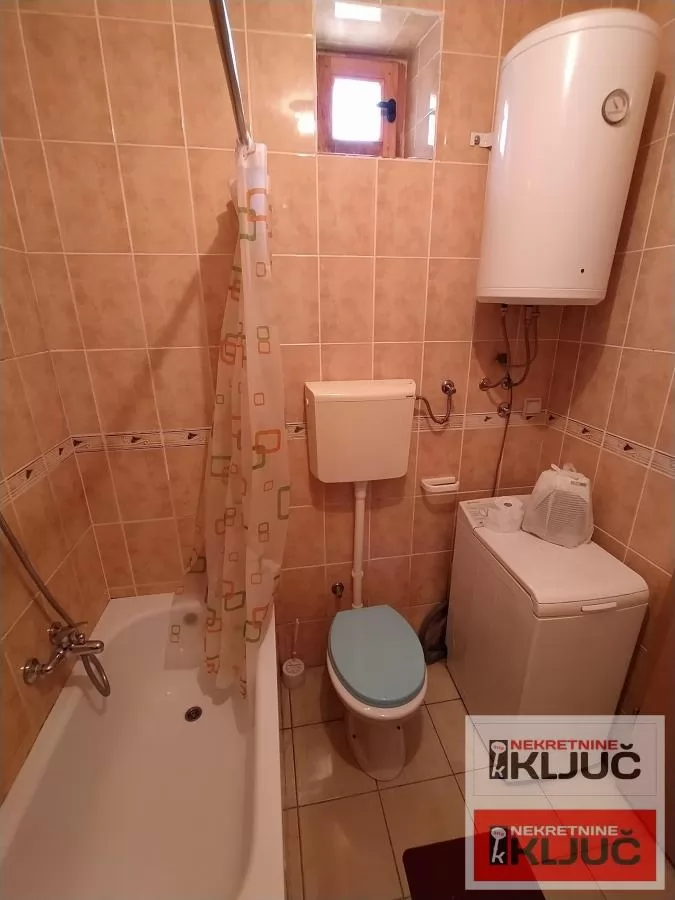 KOD SOMBORSKOG BULEVARA, 27m2, Garsonjera 4