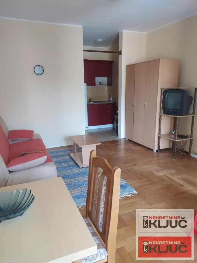 KOD SOMBORSKOG BULEVARA, 27m2, Garsonjera 8