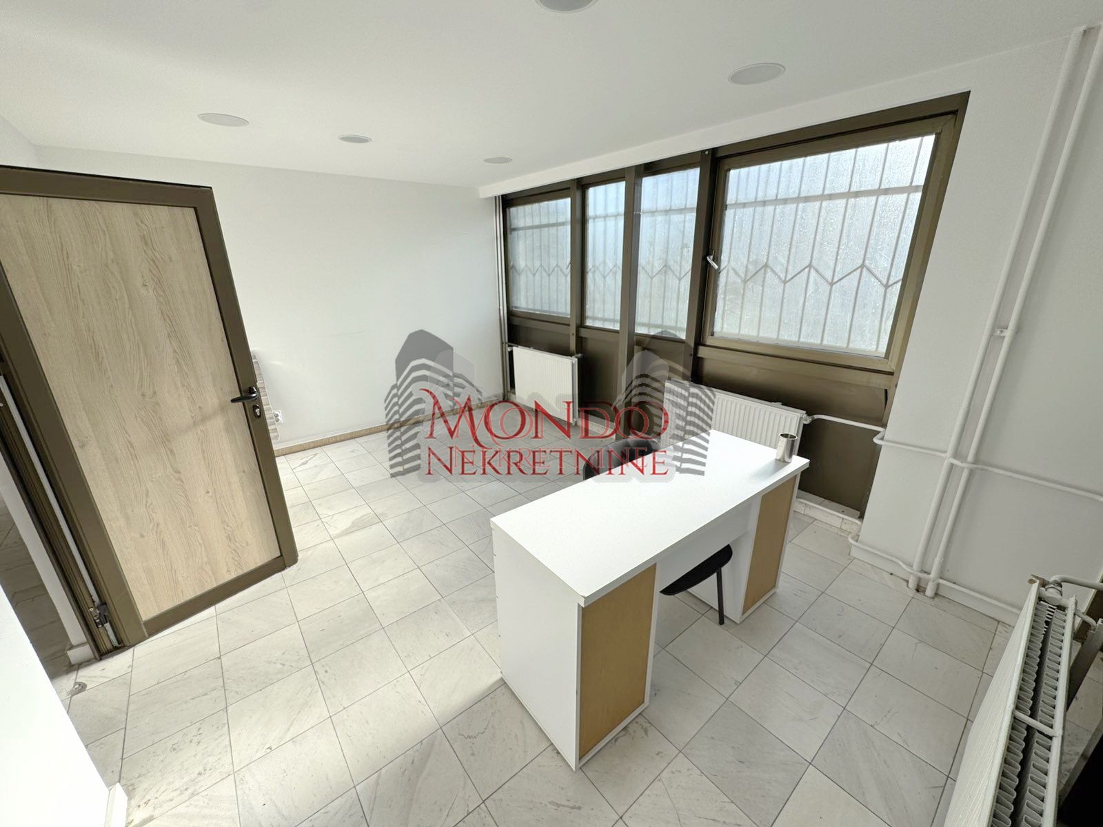 Lokal preko puta Gradske bolnice, ul Zetska 10