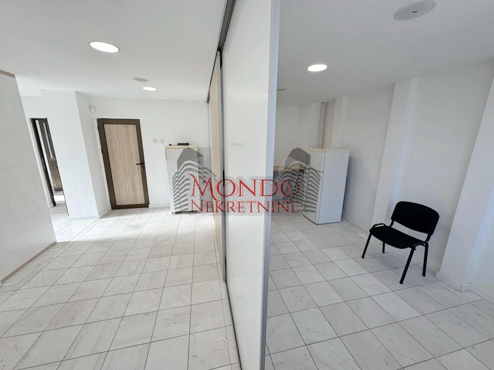 Lokal preko puta Gradske bolnice, ul Zetska 6