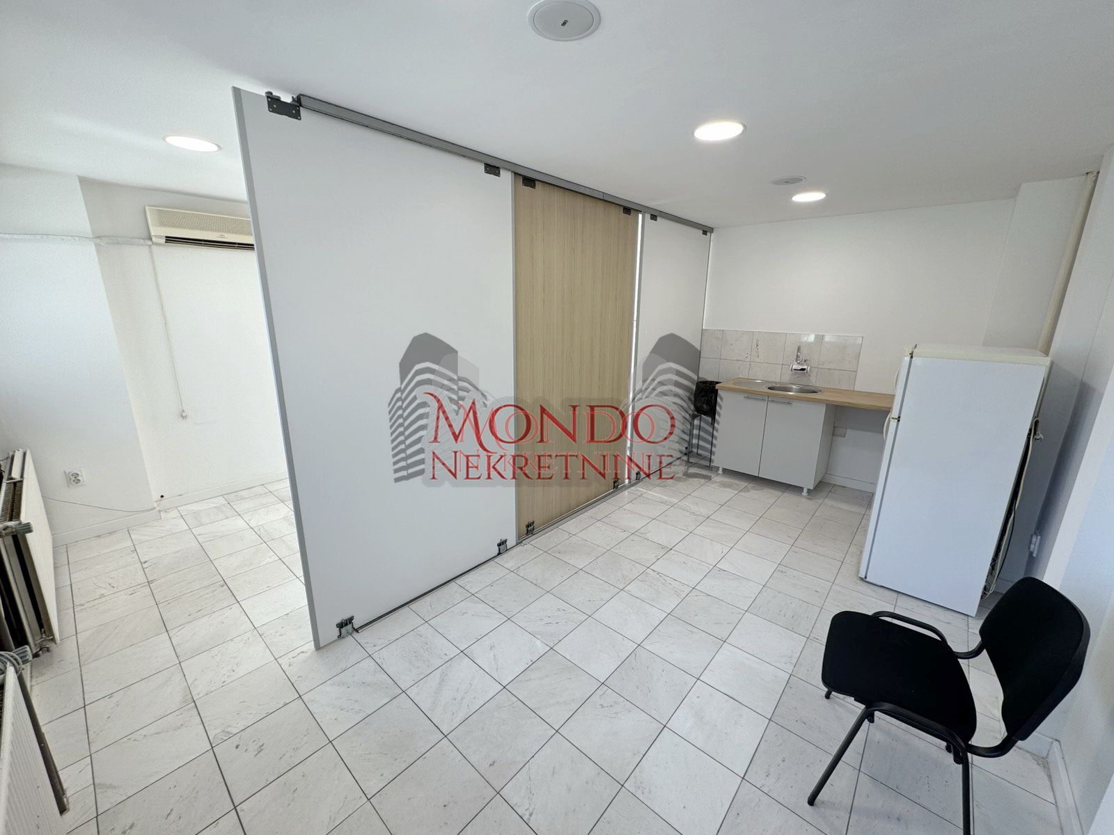 Lokal preko puta Gradske bolnice, ul Zetska 7