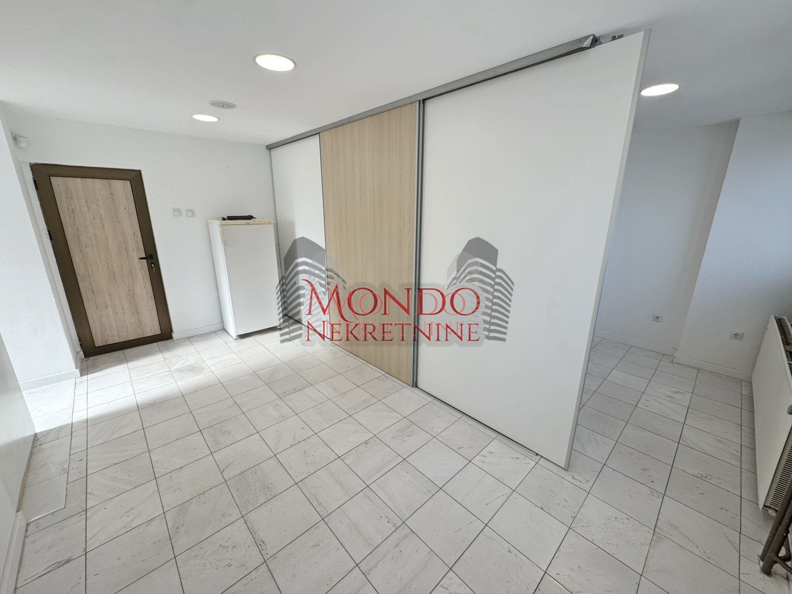 Lokal preko puta Gradske bolnice, ul Zetska 5