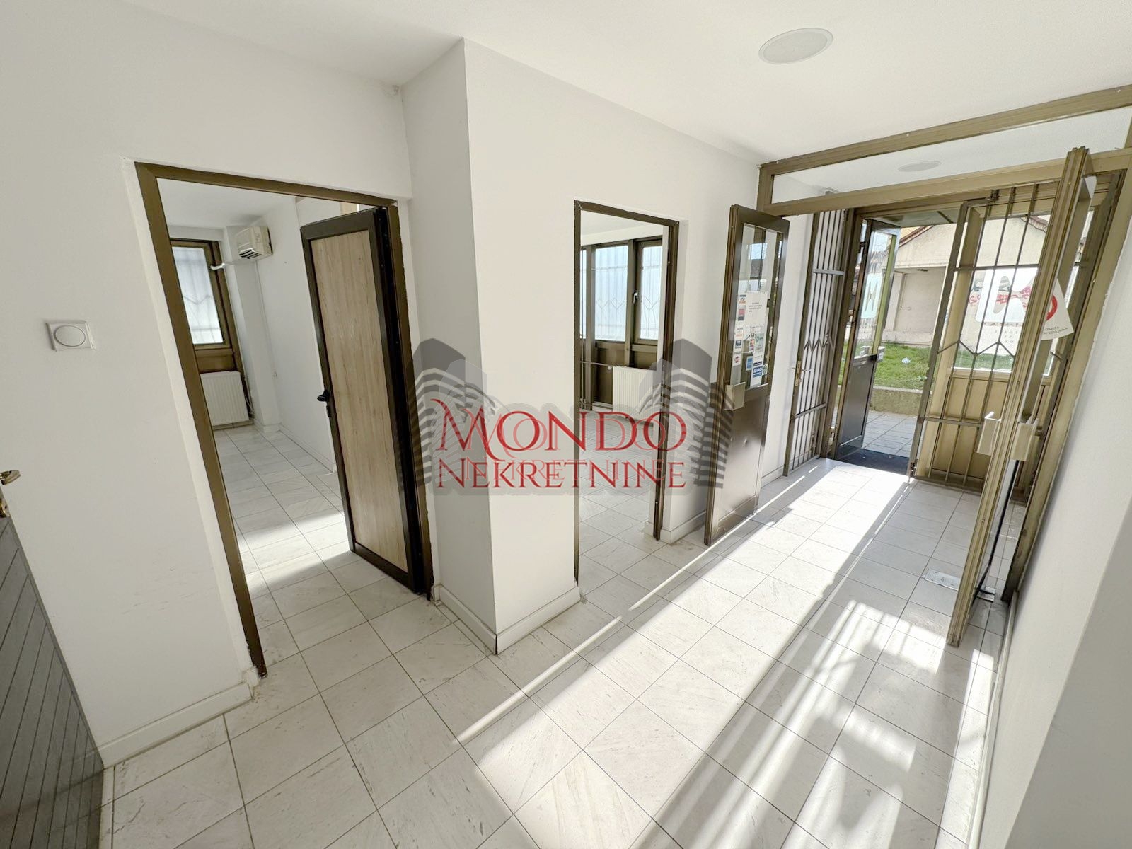 Lokal preko puta Gradske bolnice, ul Zetska 11