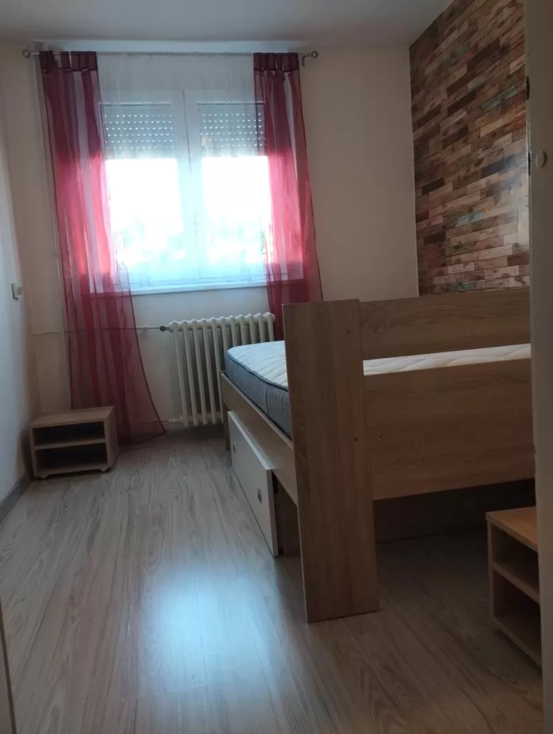 Stan,NOVI SAD,BULEVAR,kv: 51, € 500, ID: 9101895 9