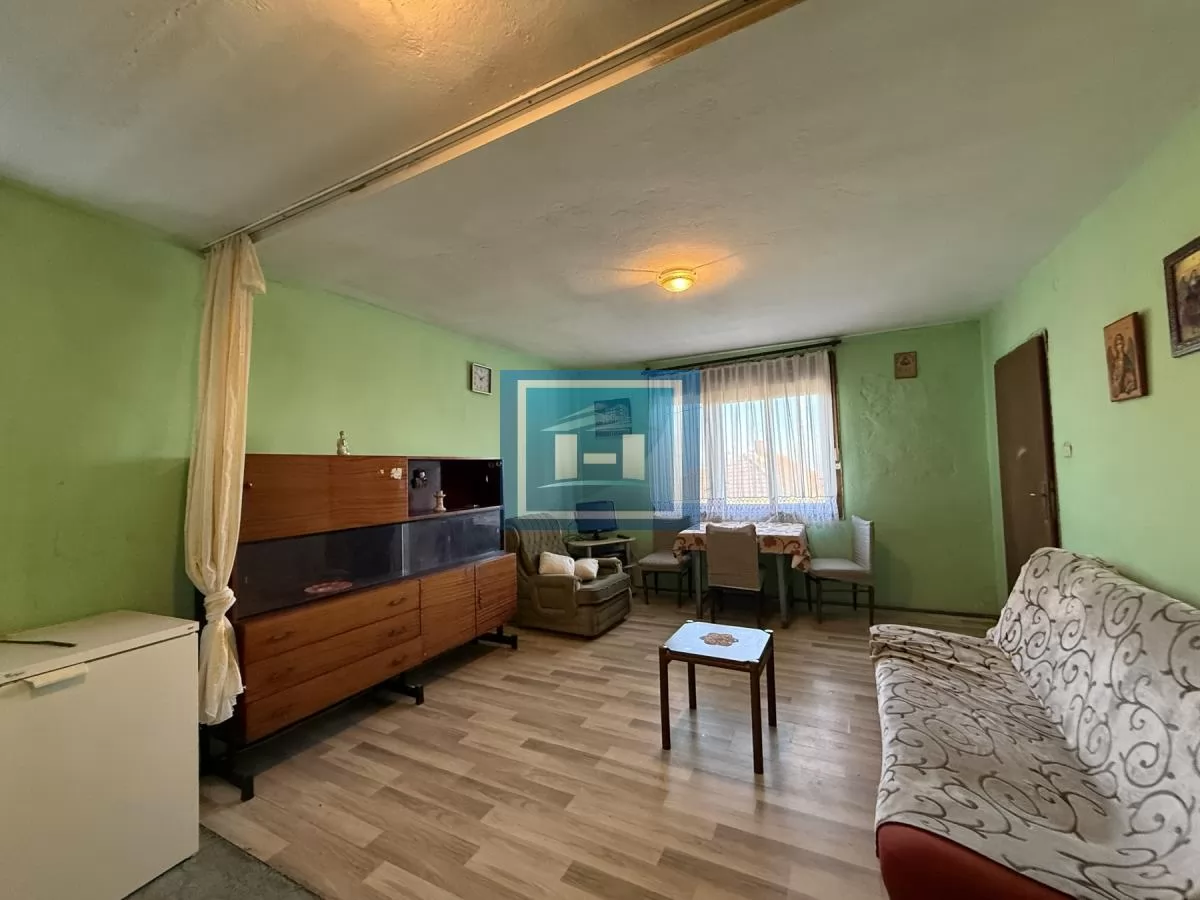 Na prodaju prostrano imanje u selu Crnče – idealno za život ili investiciju 21