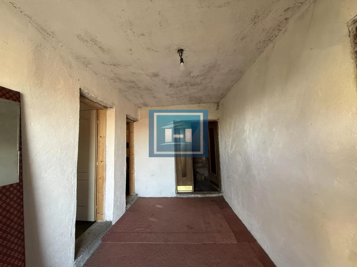 Na prodaju prostrano imanje u selu Crnče – idealno za život ili investiciju 31