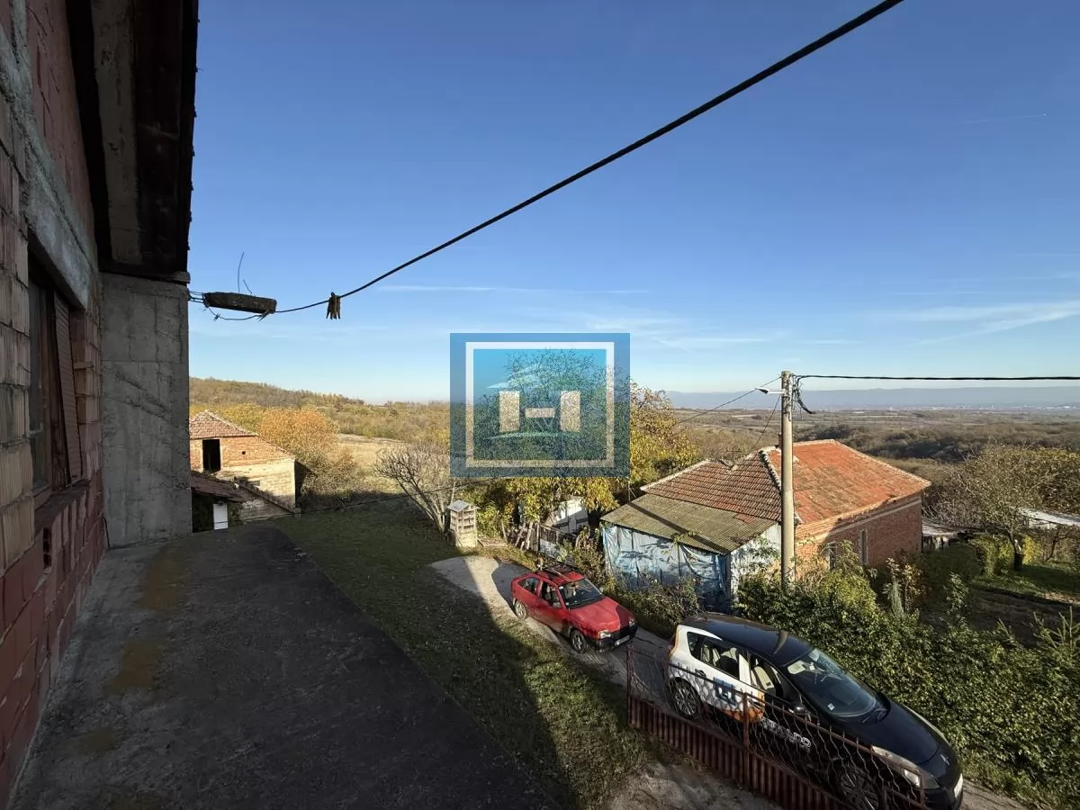 Na prodaju prostrano imanje u selu Crnče – idealno za život ili investiciju 42