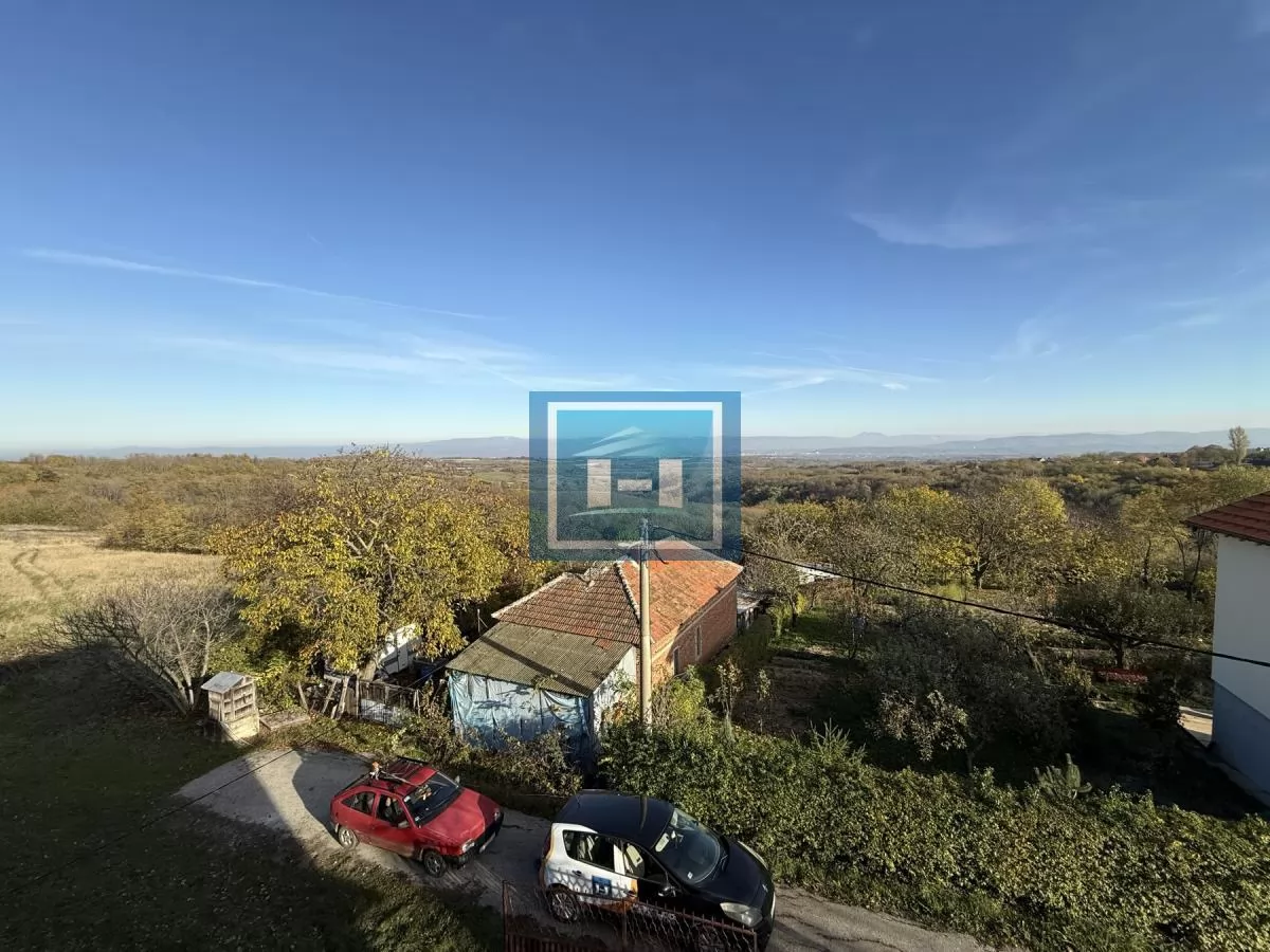 Na prodaju prostrano imanje u selu Crnče – idealno za život ili investiciju 45