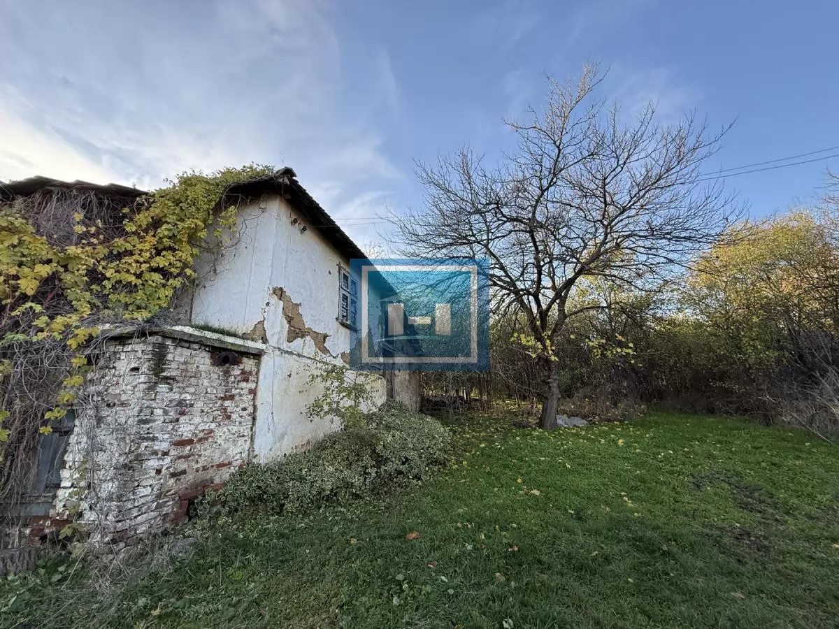 Na prodaju prostrano imanje u selu Crnče – idealno za život ili investiciju 53