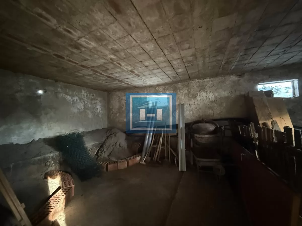 Na prodaju prostrano imanje u selu Crnče – idealno za život ili investiciju 56