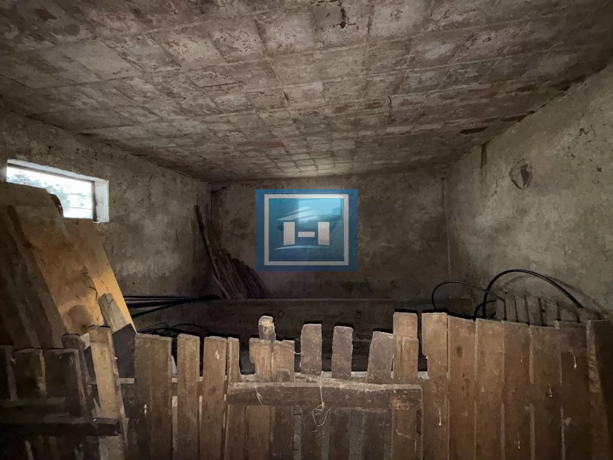 Na prodaju prostrano imanje u selu Crnče – idealno za život ili investiciju 58