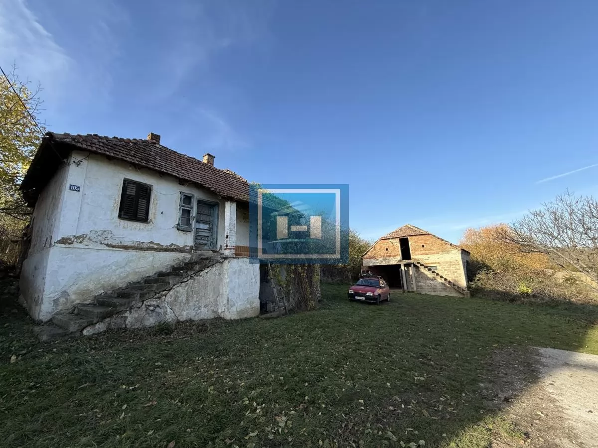 Na prodaju prostrano imanje u selu Crnče – idealno za život ili investiciju 6