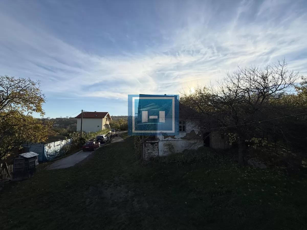 Na prodaju prostrano imanje u selu Crnče – idealno za život ili investiciju 69