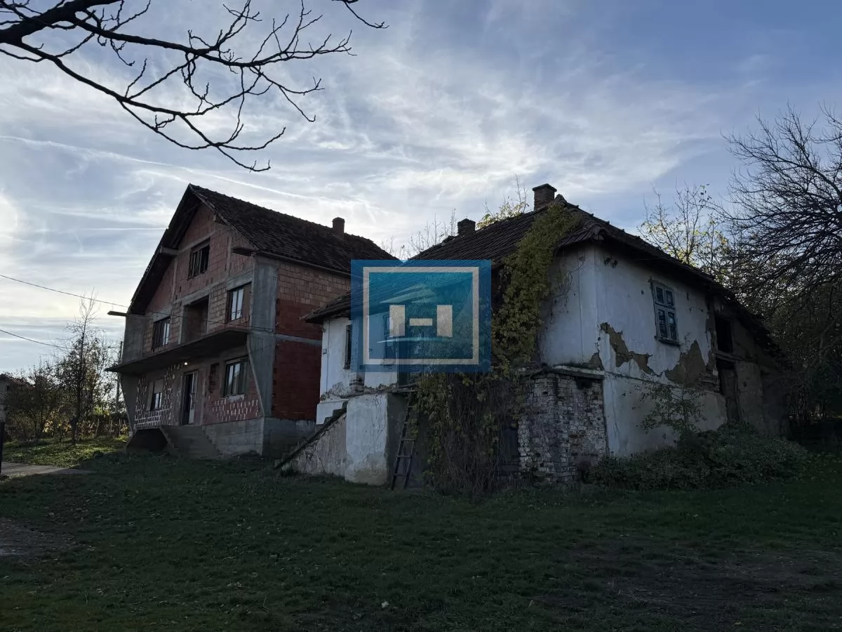 Na prodaju prostrano imanje u selu Crnče – idealno za život ili investiciju 74