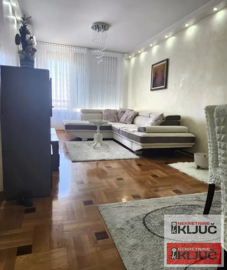 BULEVAR PATRIJARHA PAVLA IZDAJE SE TROIPOSOBAN MODERNO OPREMLJEN STAN SA GARAŽNIM MESTOM 1