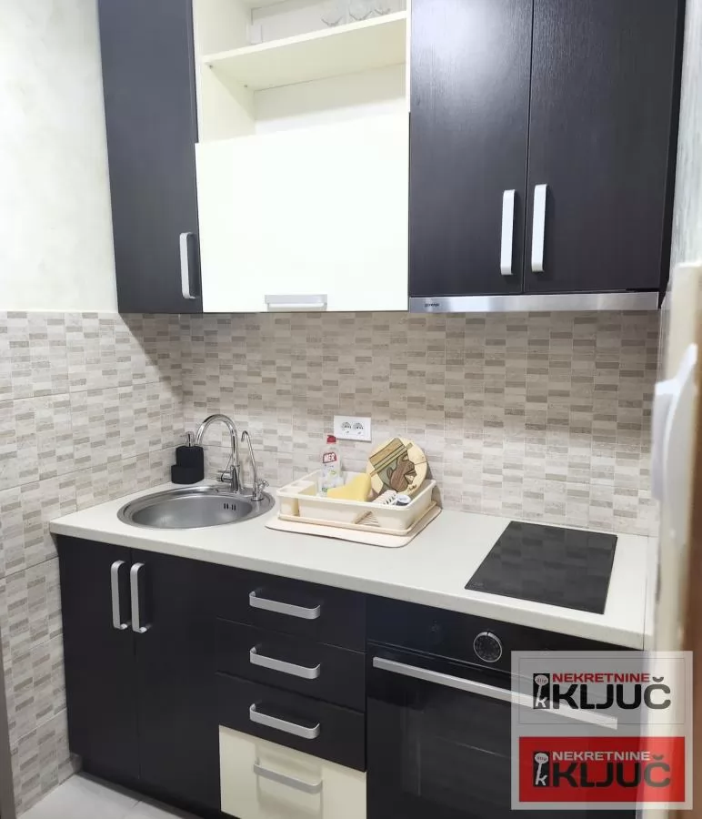 BULEVAR PATRIJARHA PAVLA IZDAJE SE TROIPOSOBAN MODERNO OPREMLJEN STAN SA GARAŽNIM MESTOM 14