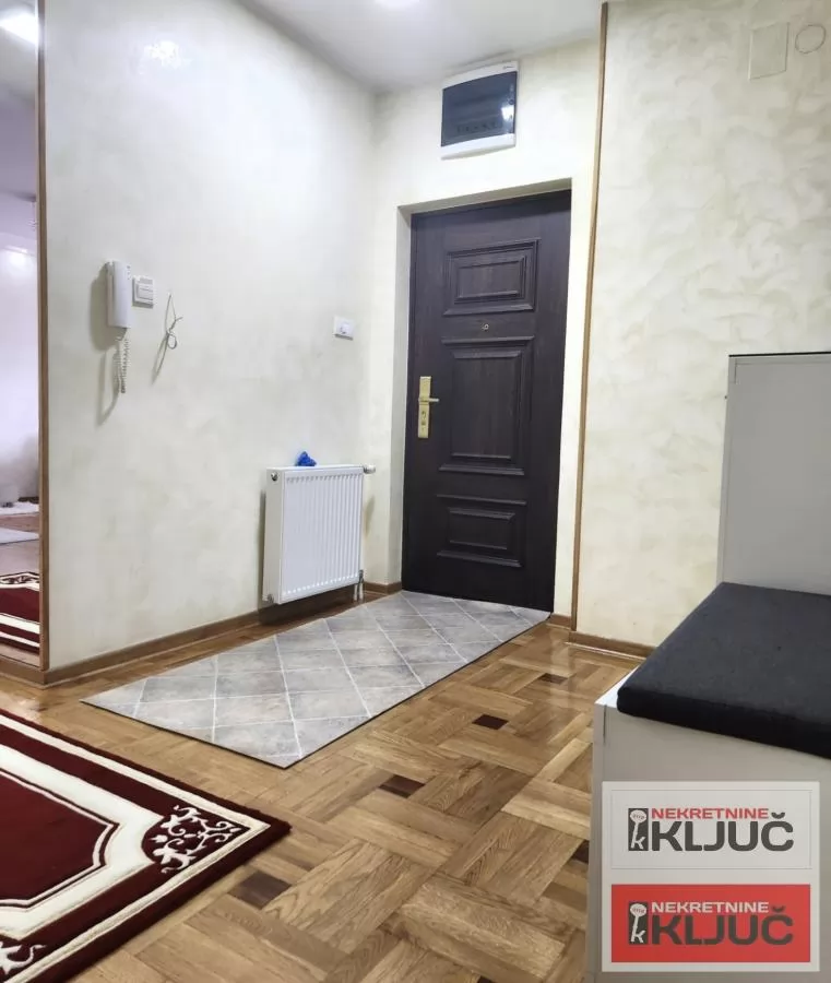 BULEVAR PATRIJARHA PAVLA IZDAJE SE TROIPOSOBAN MODERNO OPREMLJEN STAN SA GARAŽNIM MESTOM 20