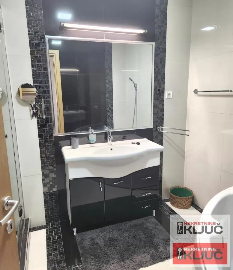 BULEVAR PATRIJARHA PAVLA IZDAJE SE TROIPOSOBAN MODERNO OPREMLJEN STAN SA GARAŽNIM MESTOM 7