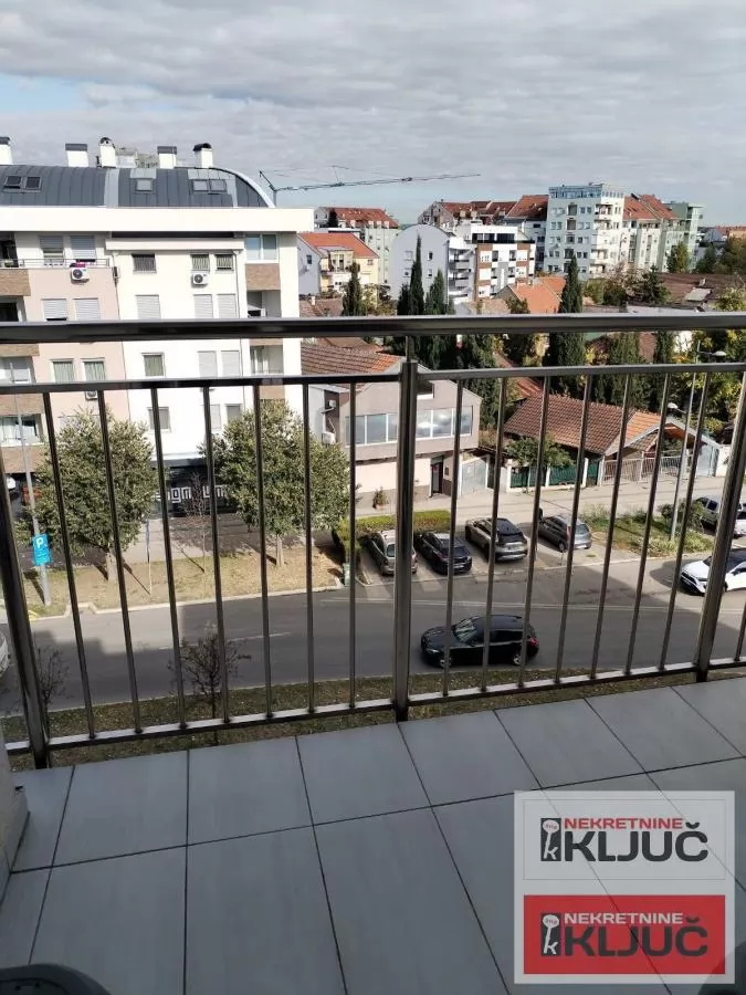 BULEVAR PATRIJARHA PAVLA IZDAJE SE TROSOBAN MODERNO OPREMLJEN STAN 17