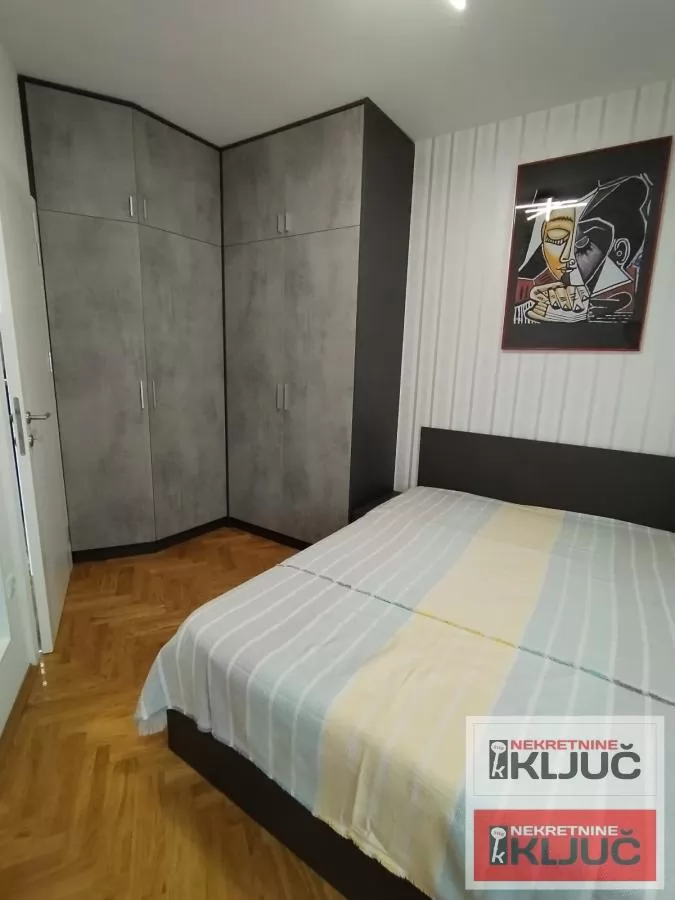 BULEVAR PATRIJARHA PAVLA IZDAJE SE TROSOBAN MODERNO OPREMLJEN STAN 18