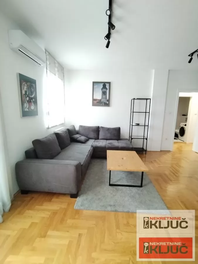 BULEVAR PATRIJARHA PAVLA IZDAJE SE TROSOBAN MODERNO OPREMLJEN STAN 4