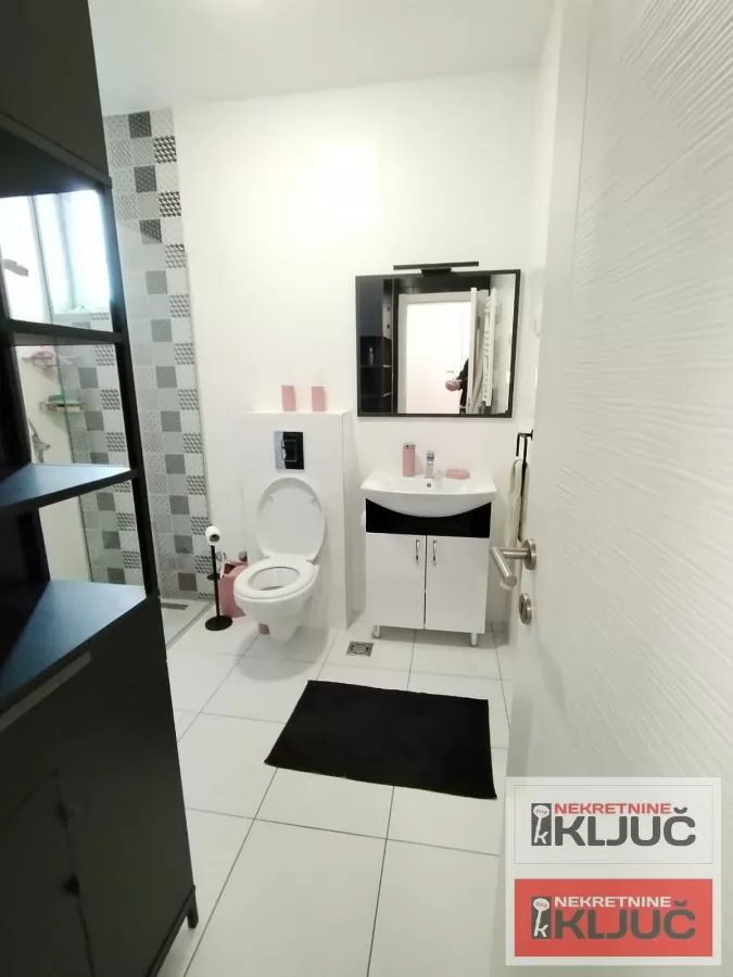 BULEVAR PATRIJARHA PAVLA IZDAJE SE TROSOBAN MODERNO OPREMLJEN STAN 9