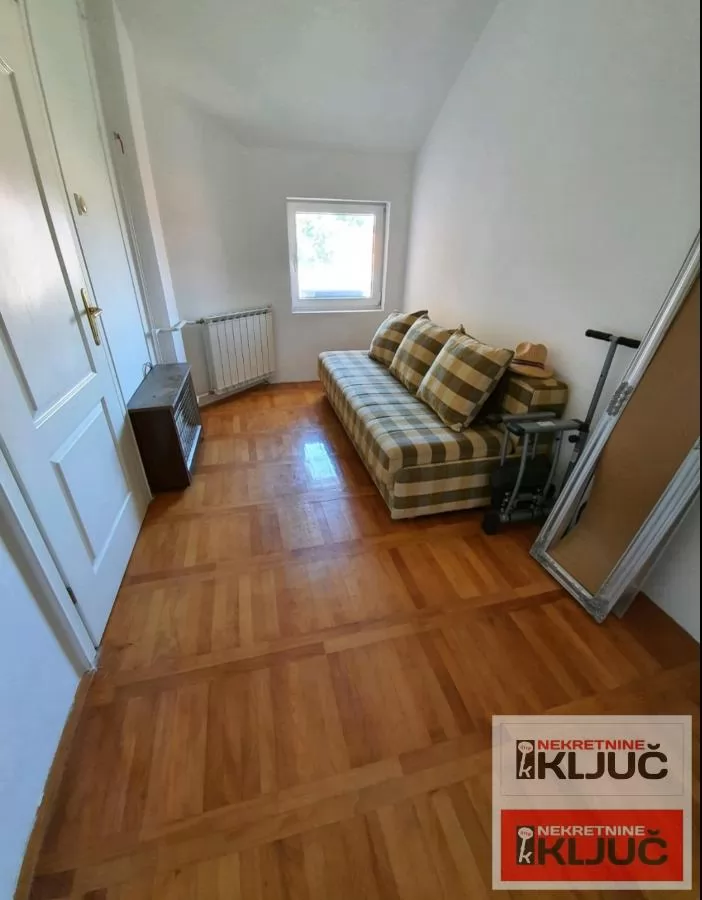 CENTAR IZDAJE SE JEDNOIPOSOBAN NAMEŠTEN STAN 14