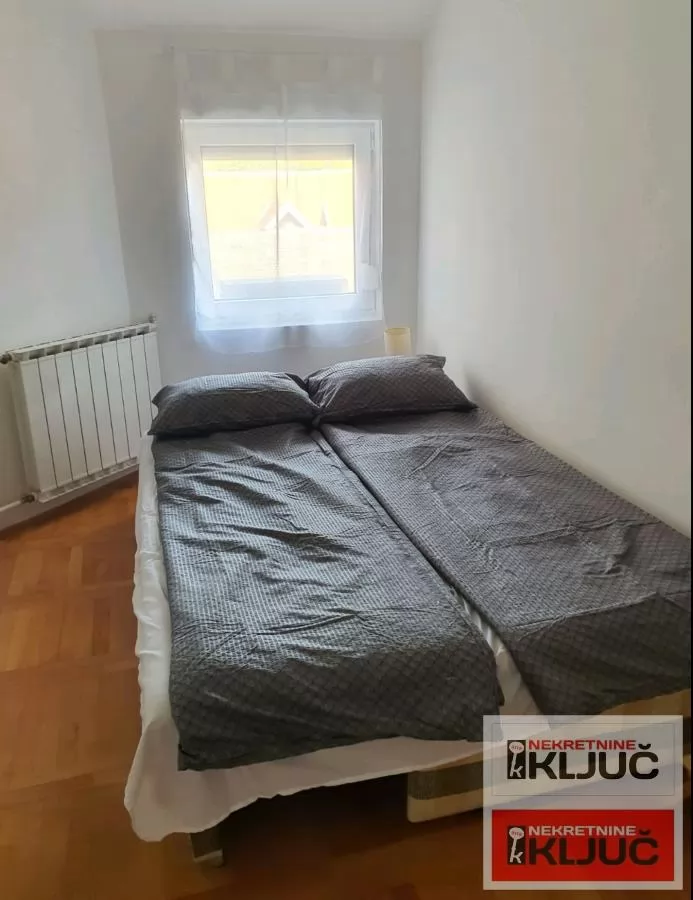 CENTAR IZDAJE SE JEDNOIPOSOBAN NAMEŠTEN STAN 4