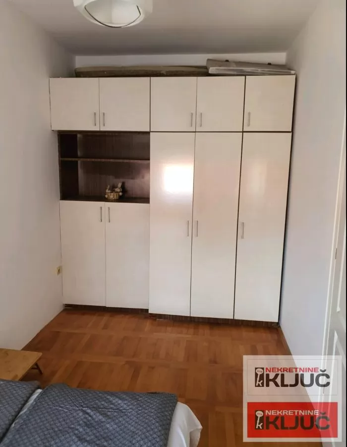 CENTAR IZDAJE SE JEDNOIPOSOBAN NAMEŠTEN STAN 5