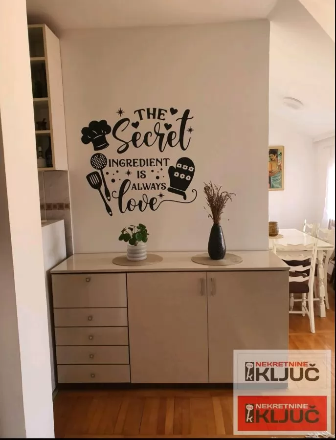 CENTAR IZDAJE SE JEDNOIPOSOBAN NAMEŠTEN STAN 6