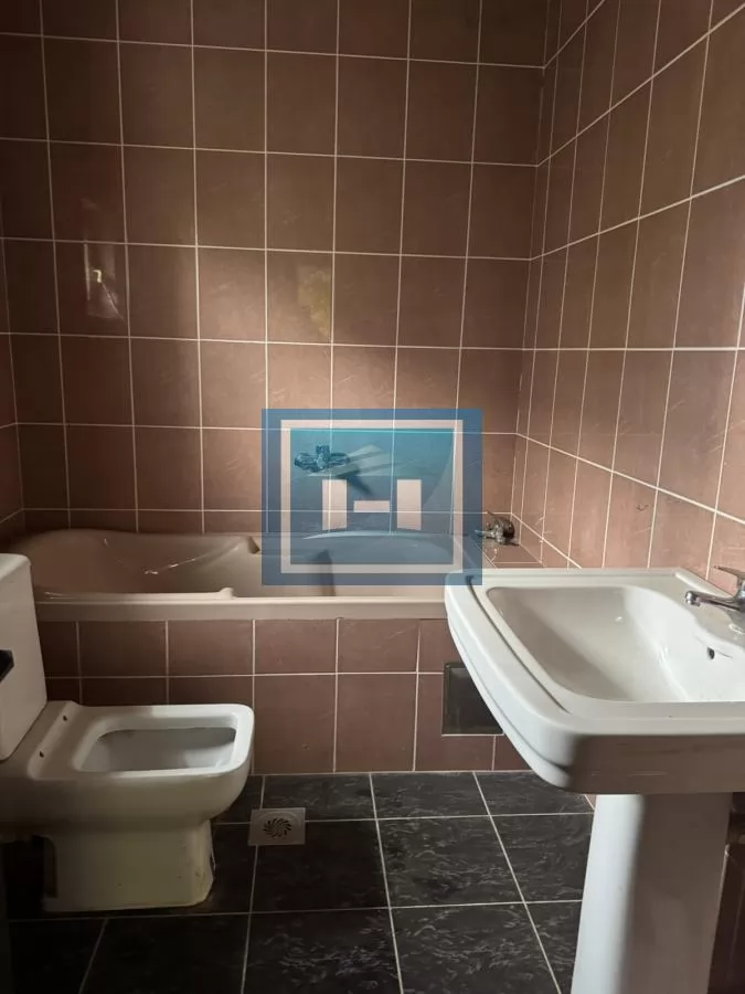 PRODAJE SE PROSTRANA KUĆA – MIRNA ULICA, BLIZINA SVIH SADRŽAJA 10