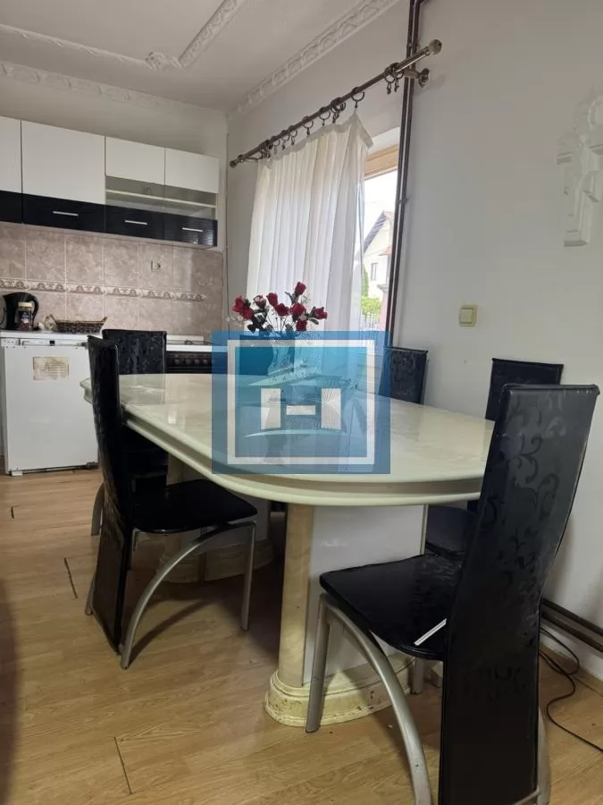 PRODAJE SE PROSTRANA KUĆA – MIRNA ULICA, BLIZINA SVIH SADRŽAJA 2