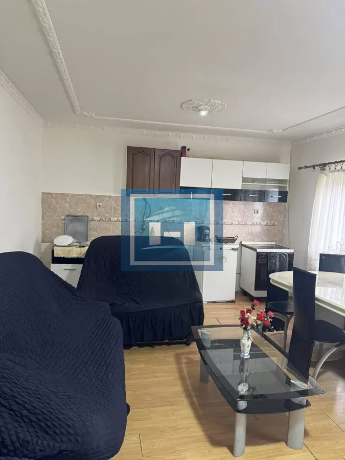 PRODAJE SE PROSTRANA KUĆA – MIRNA ULICA, BLIZINA SVIH SADRŽAJA 3