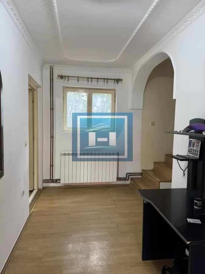 PRODAJE SE PROSTRANA KUĆA – MIRNA ULICA, BLIZINA SVIH SADRŽAJA 4