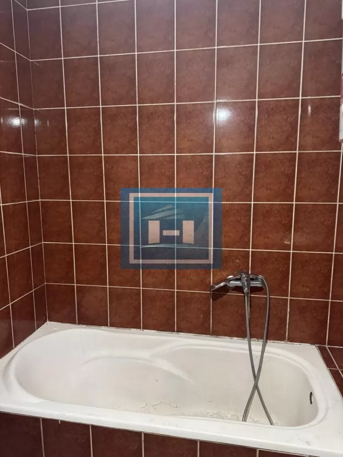 PRODAJE SE PROSTRANA KUĆA – MIRNA ULICA, BLIZINA SVIH SADRŽAJA 9