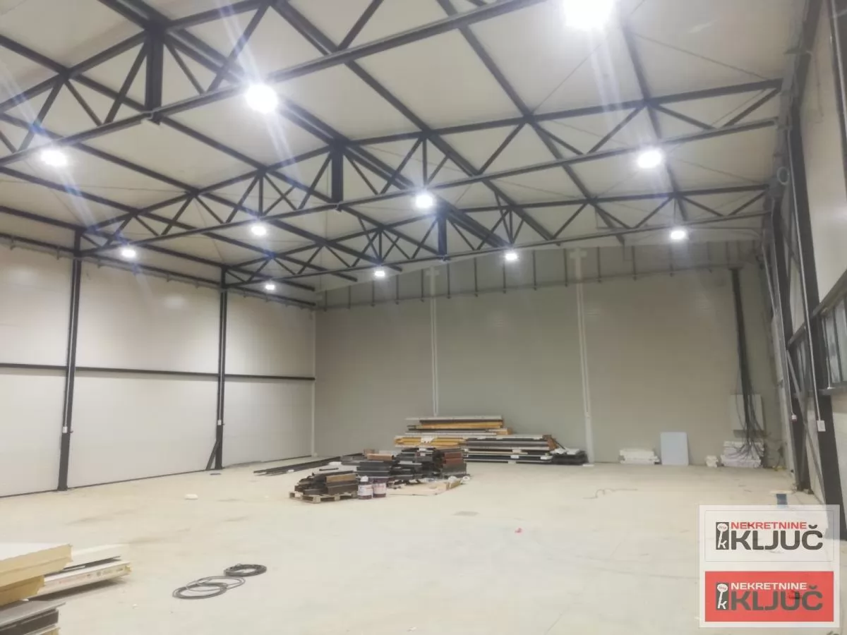 RUMENKA IZDAJE SE NOVA  VIŠENAMENSKA HALA 3