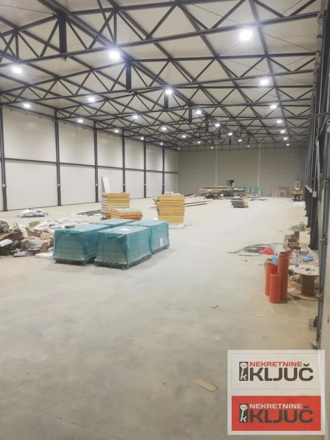 RUMENKA IZDAJE SE NOVA  VIŠENAMENSKA HALA 4