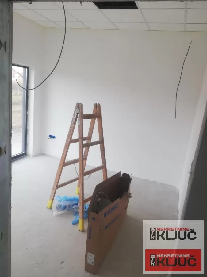 RUMENKA IZDAJE SE NOVA  VIŠENAMENSKA HALA 5